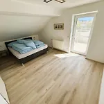 דירה Karawankenblick Im Herzen Von Mit Privatgarage