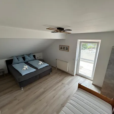 דירה Karawankenblick Im Herzen Von Mit Privatgarage