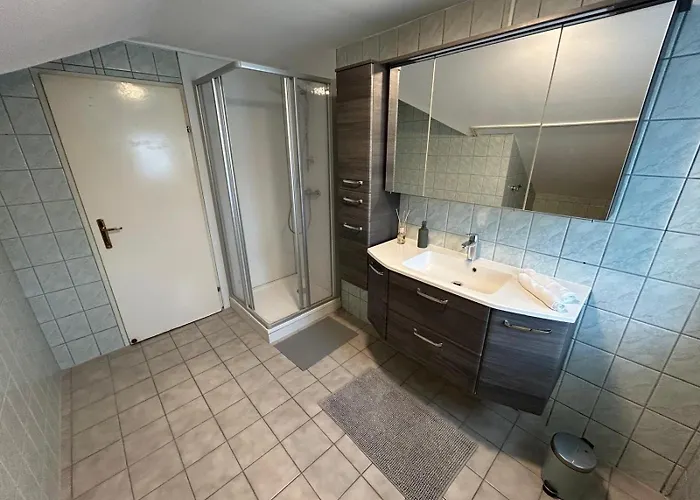 דירה Karawankenblick Im Herzen Von Mit Privatgarage וילאך